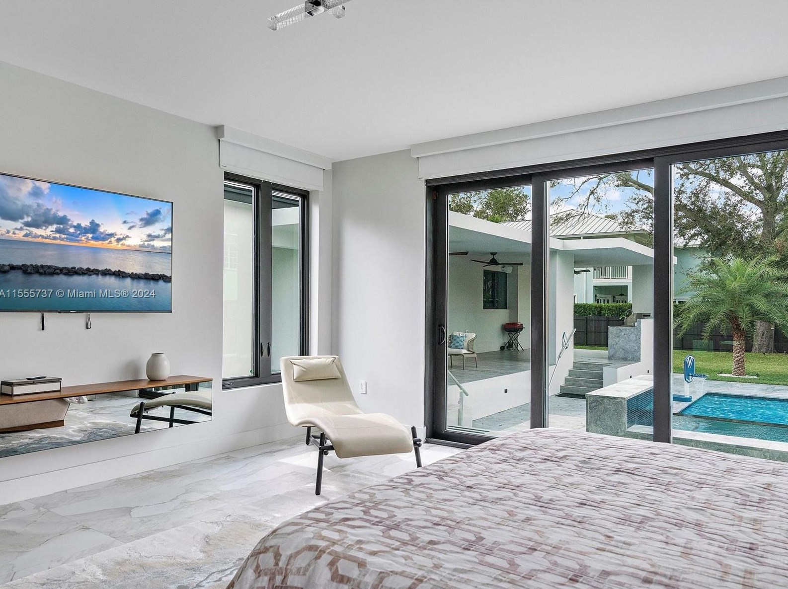 1245 94 St, Miami FL 33138-2947 exterior