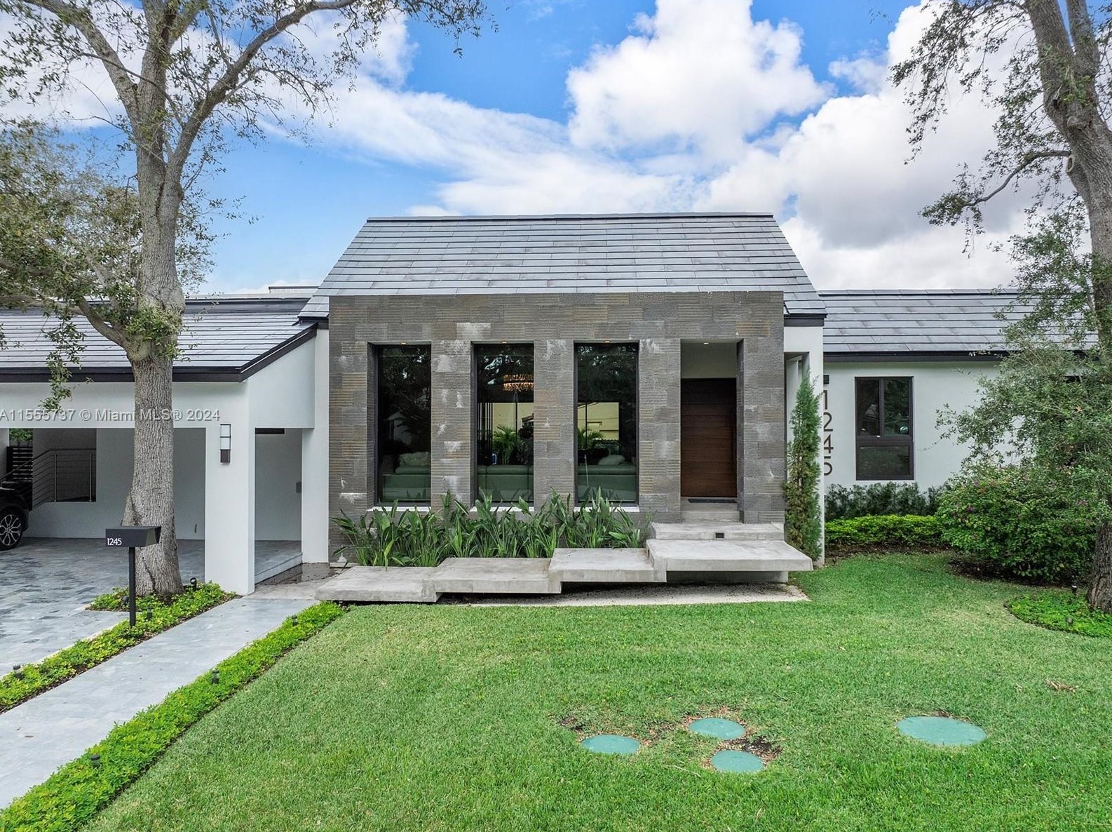 1245 94 St, Miami FL 33138-2947 exterior