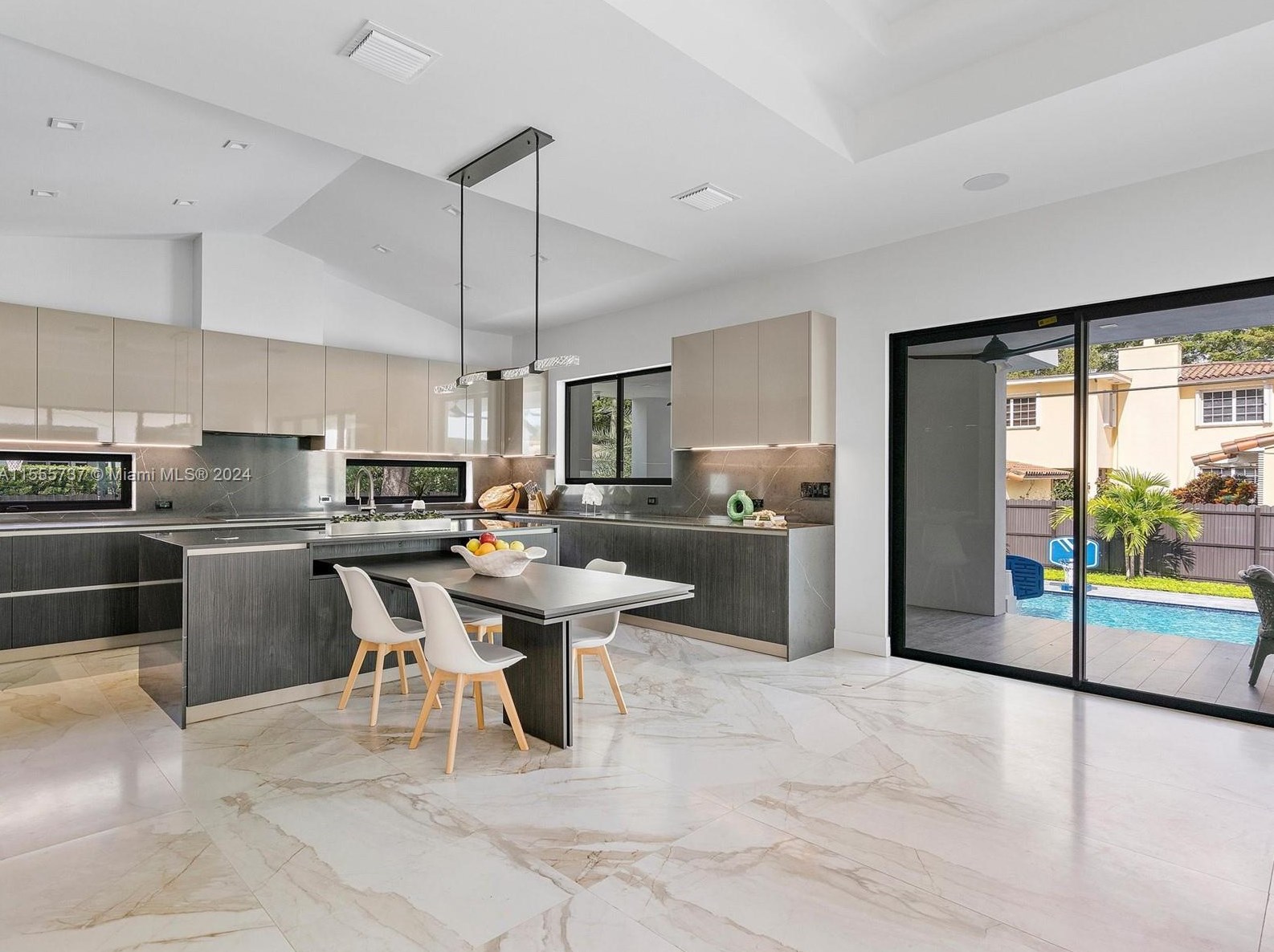 1245 94 St, Miami FL 33138-2947 exterior