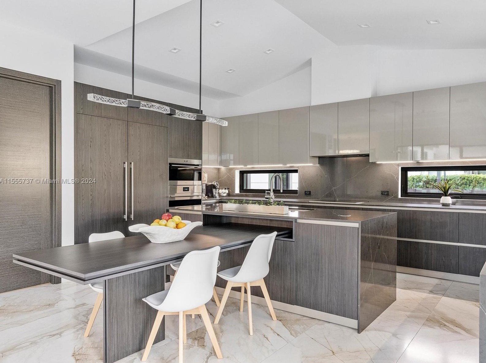 1245 94 St, Miami FL 33138-2947 exterior