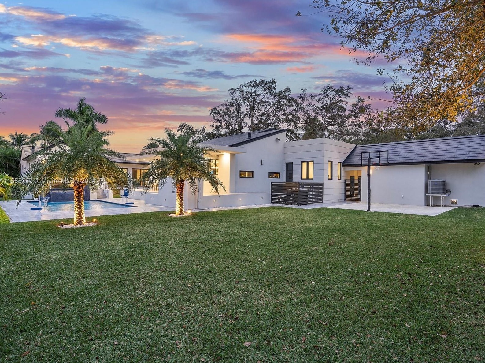 1245 94 St, Miami FL 33138-2947 exterior