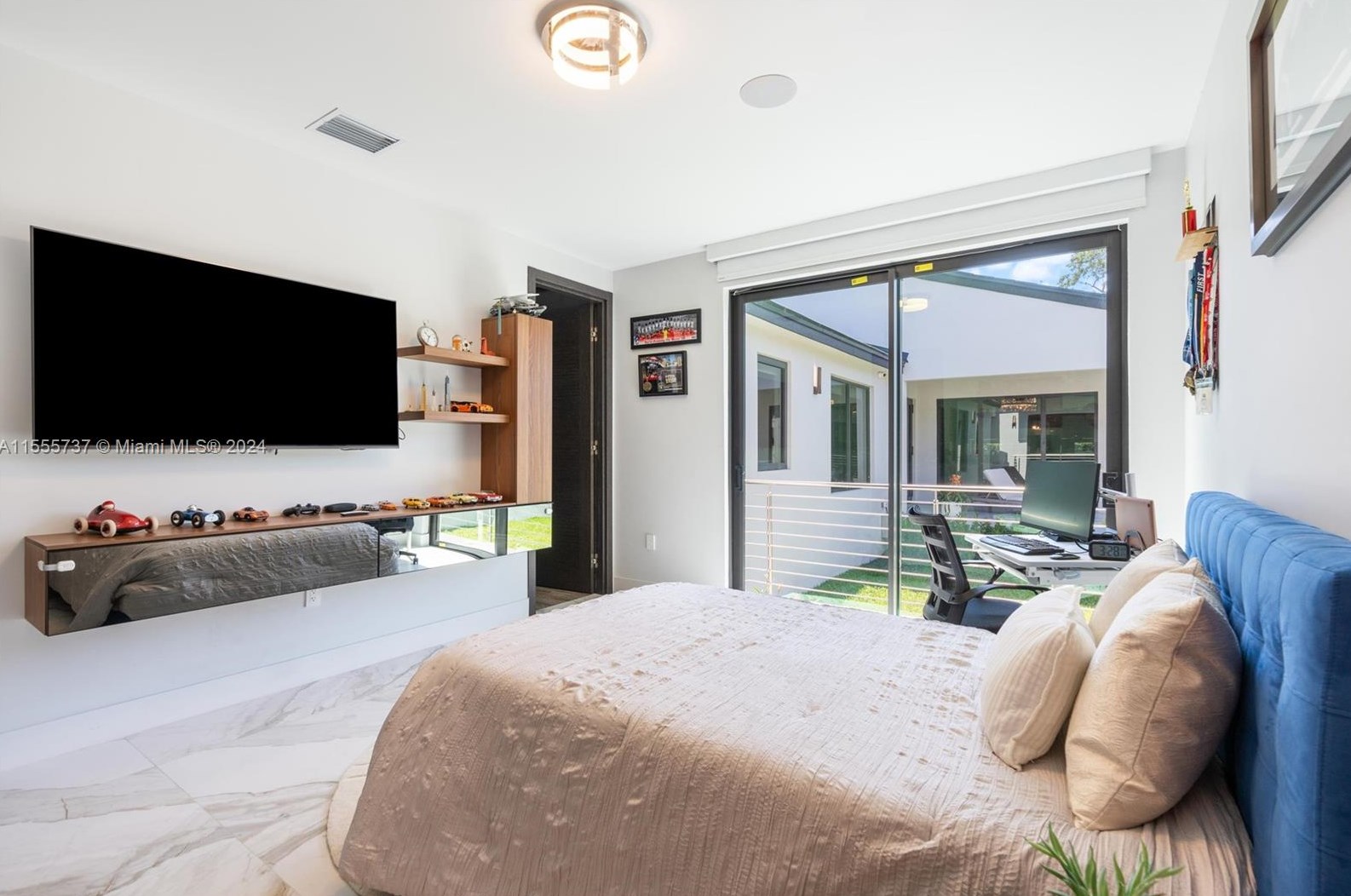 1245 94 St, Miami FL 33138-2947 exterior