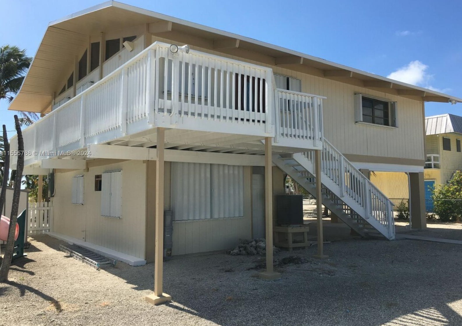 142 Columbus Dr, Plantation Key, FL 33036-3916
