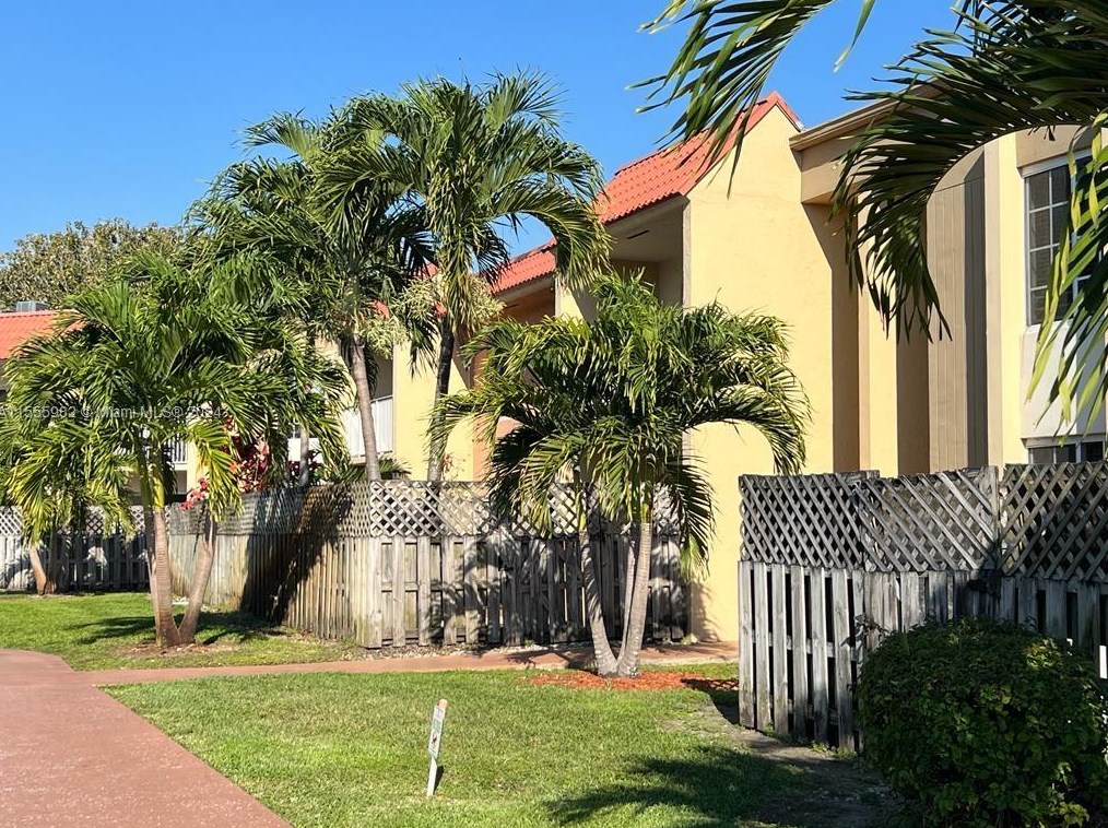 5000 79th Ave, Miami FL 33166-4739 exterior