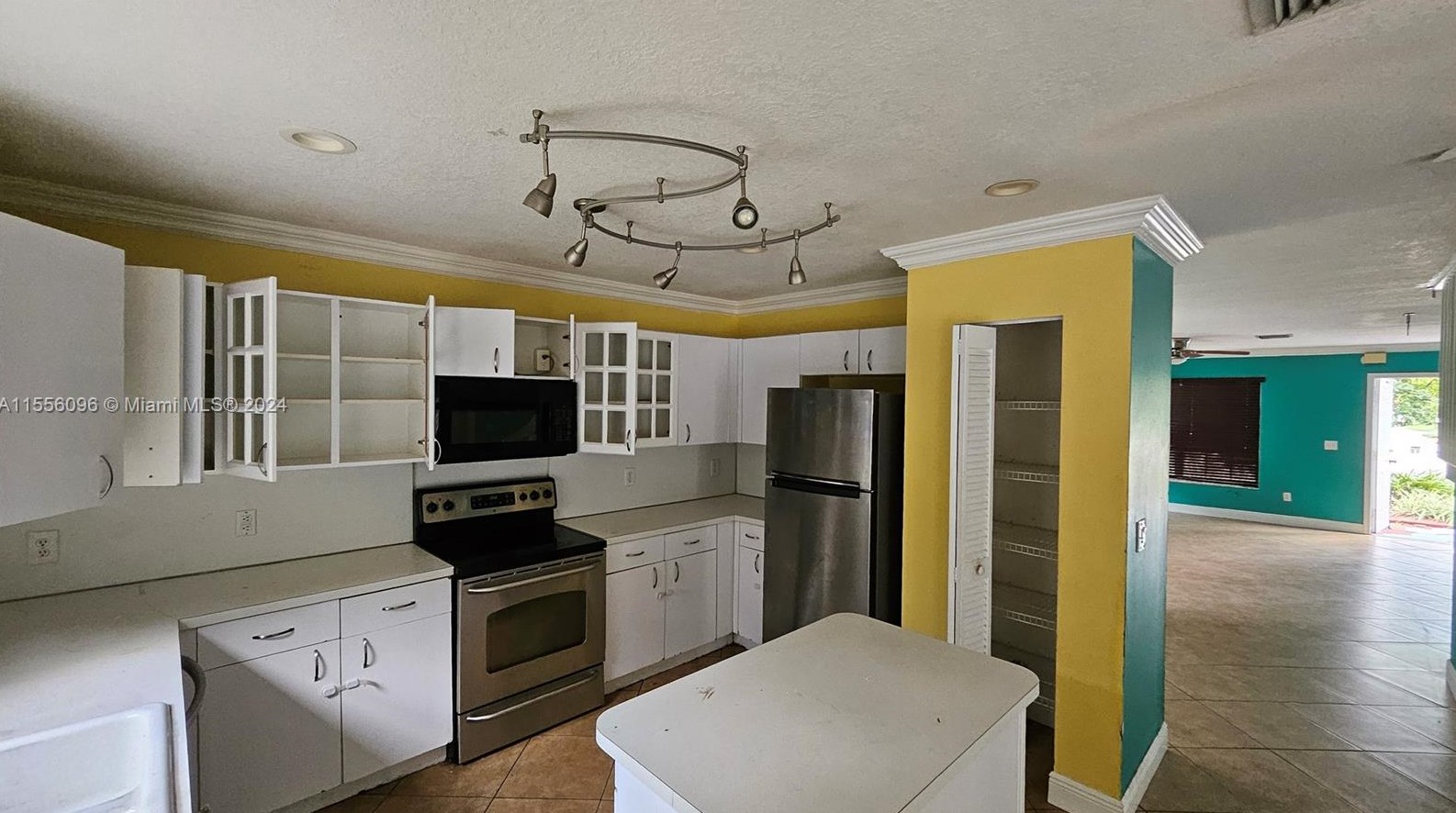 1401 97th Ave, Hollywood FL 33025-1926 exterior