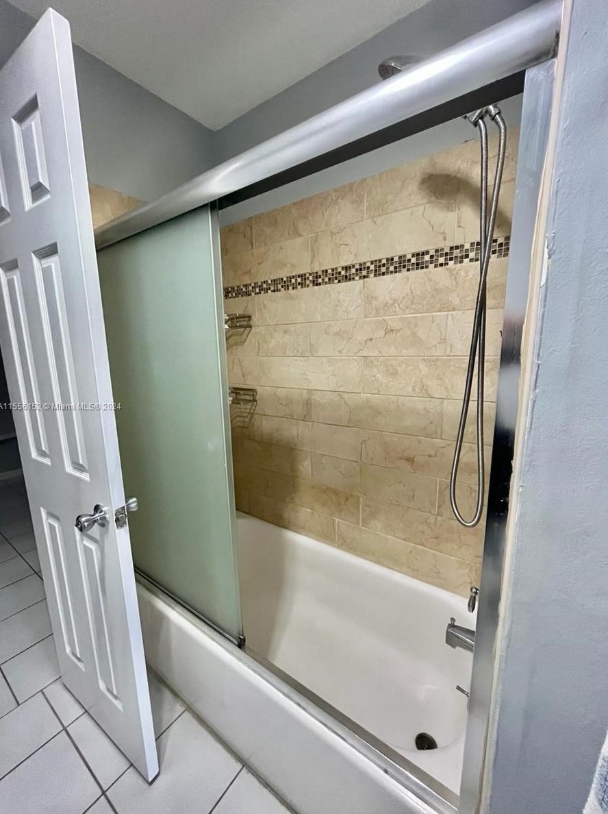 9851 Sandalfoot Blvd #213, Boca Raton, FL 33428