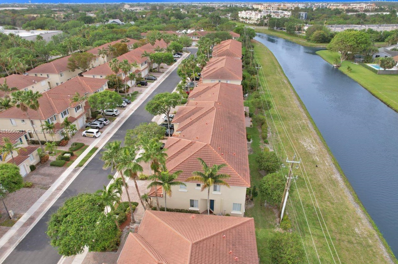 2762 Evergreen Cir, Boynton Beach, FL 33426-8656