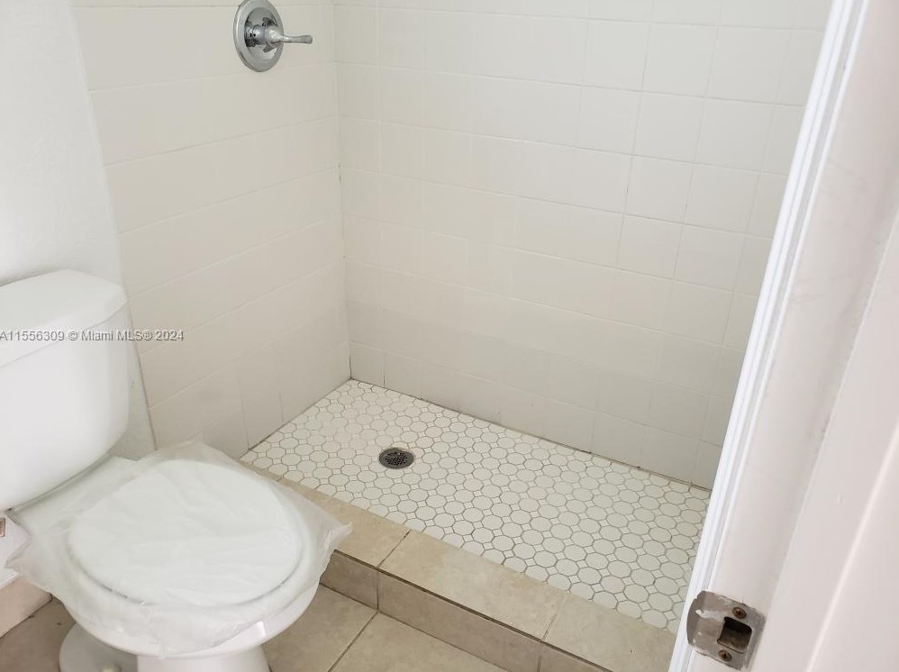 2929 Nw 88th St #4, Miami, FL 33147