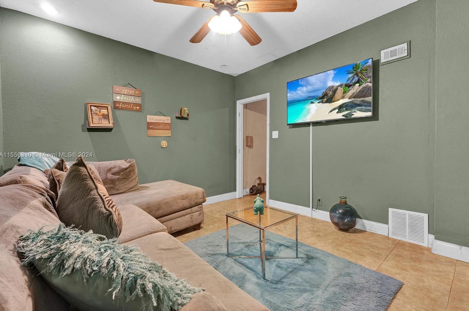 3417 Is Dr, Hollywood FL 33023-6423 exterior