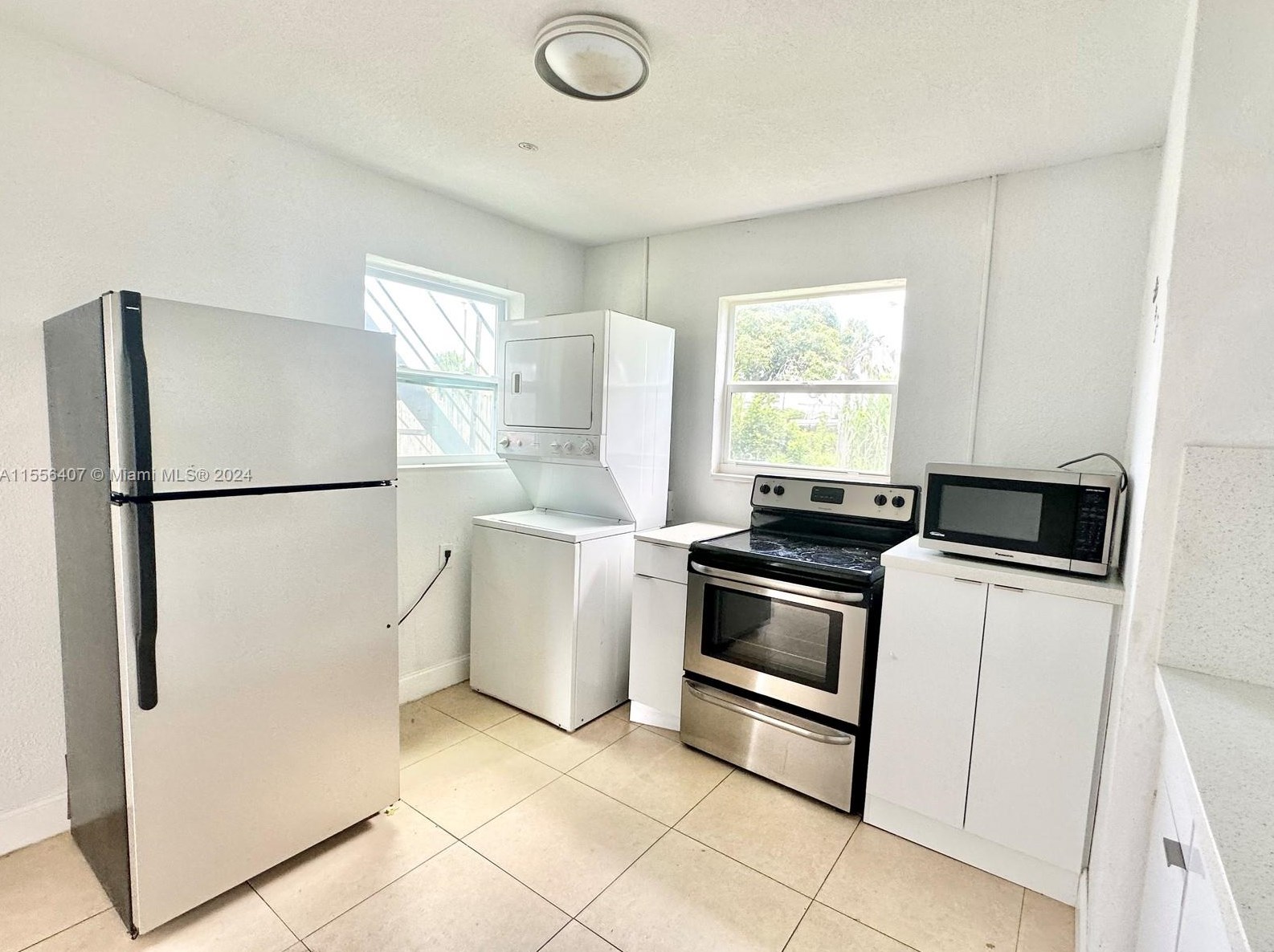 3730 S Ave S #1, West Palm Beach, FL 33404