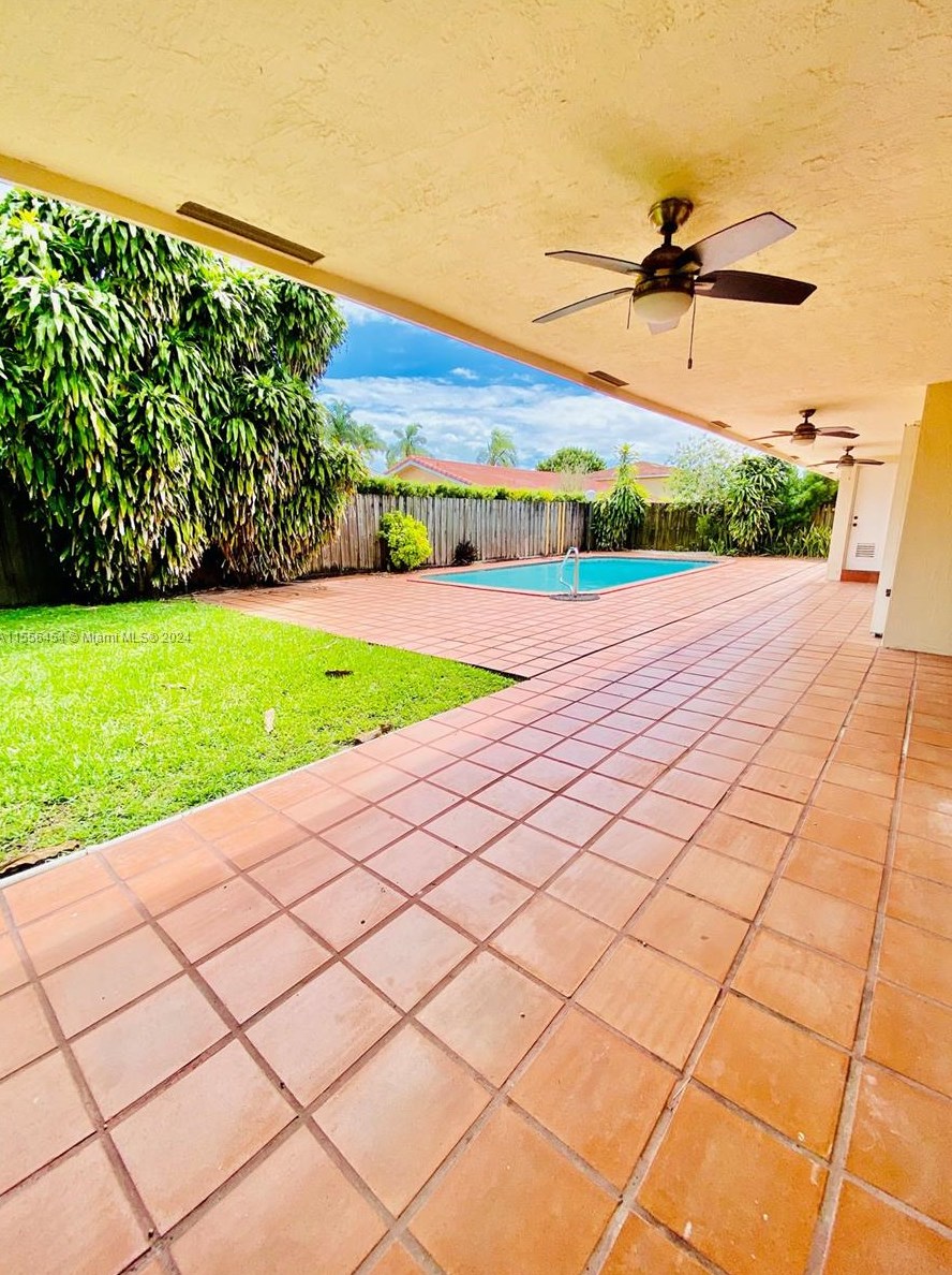 8131 90th Ave, Miami, FL 33173-4179
