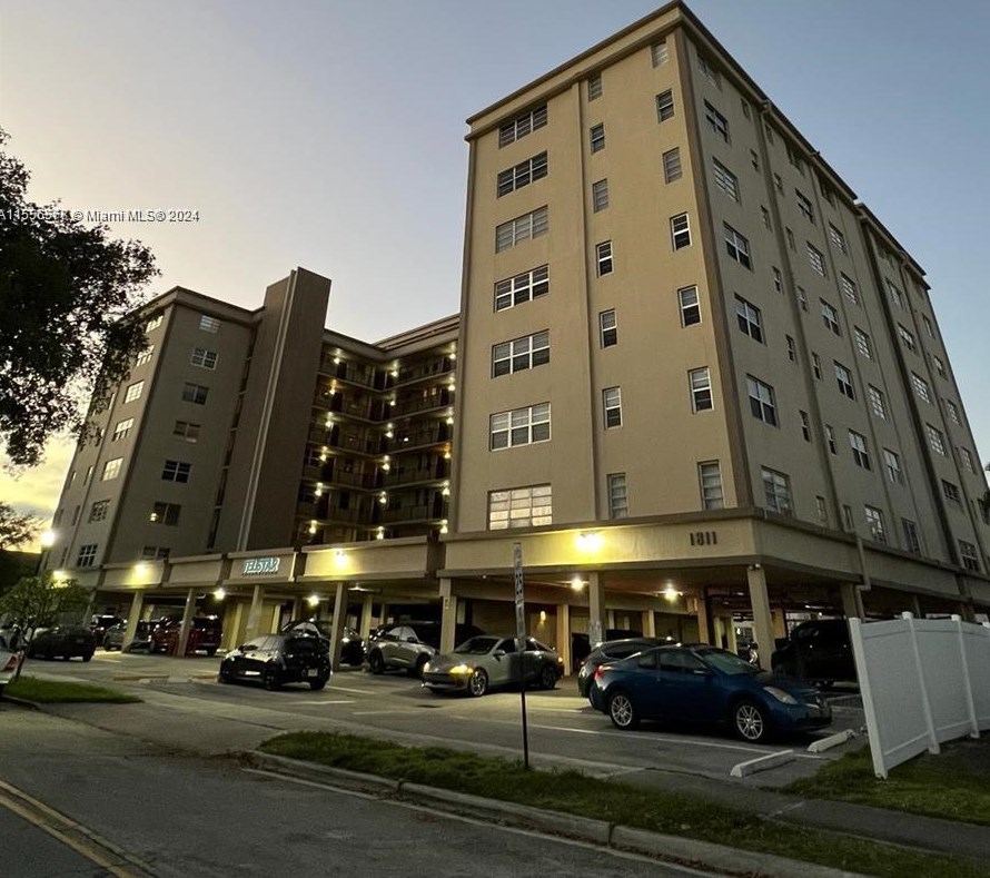 1811 Jefferson St #702, Hollywood, FL 33020