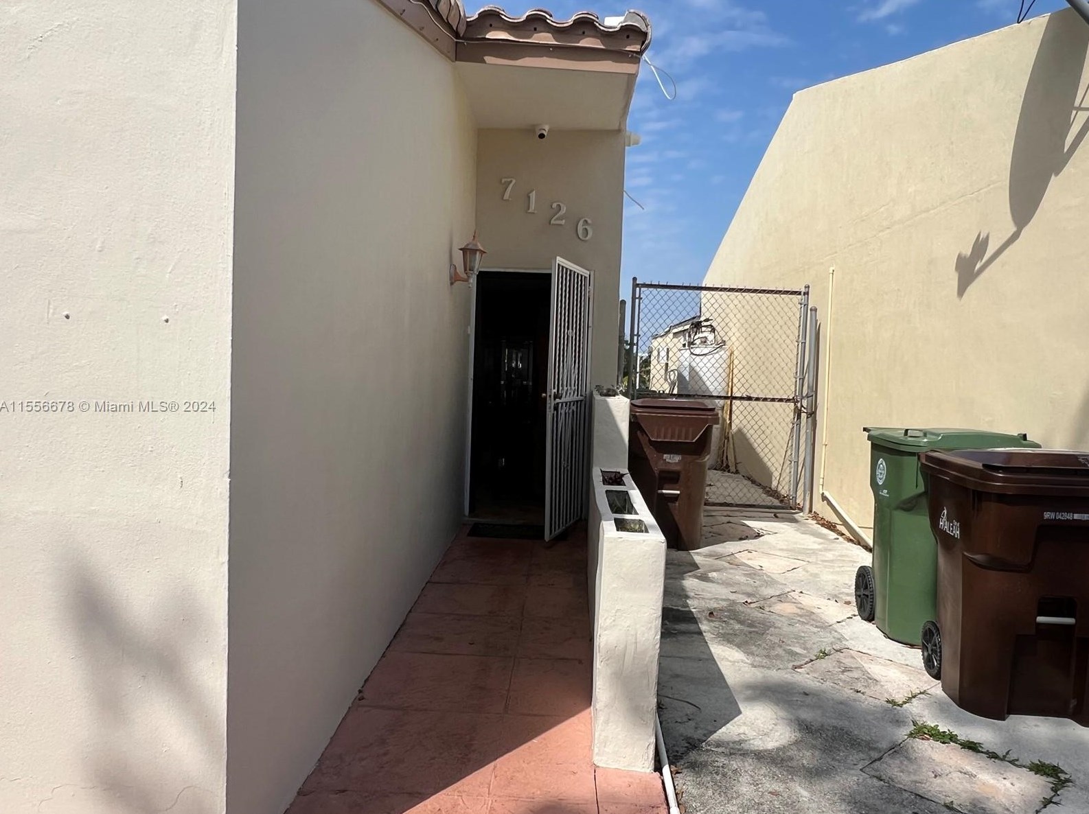 7126 W 17th Ct, Hialeah, FL 33014