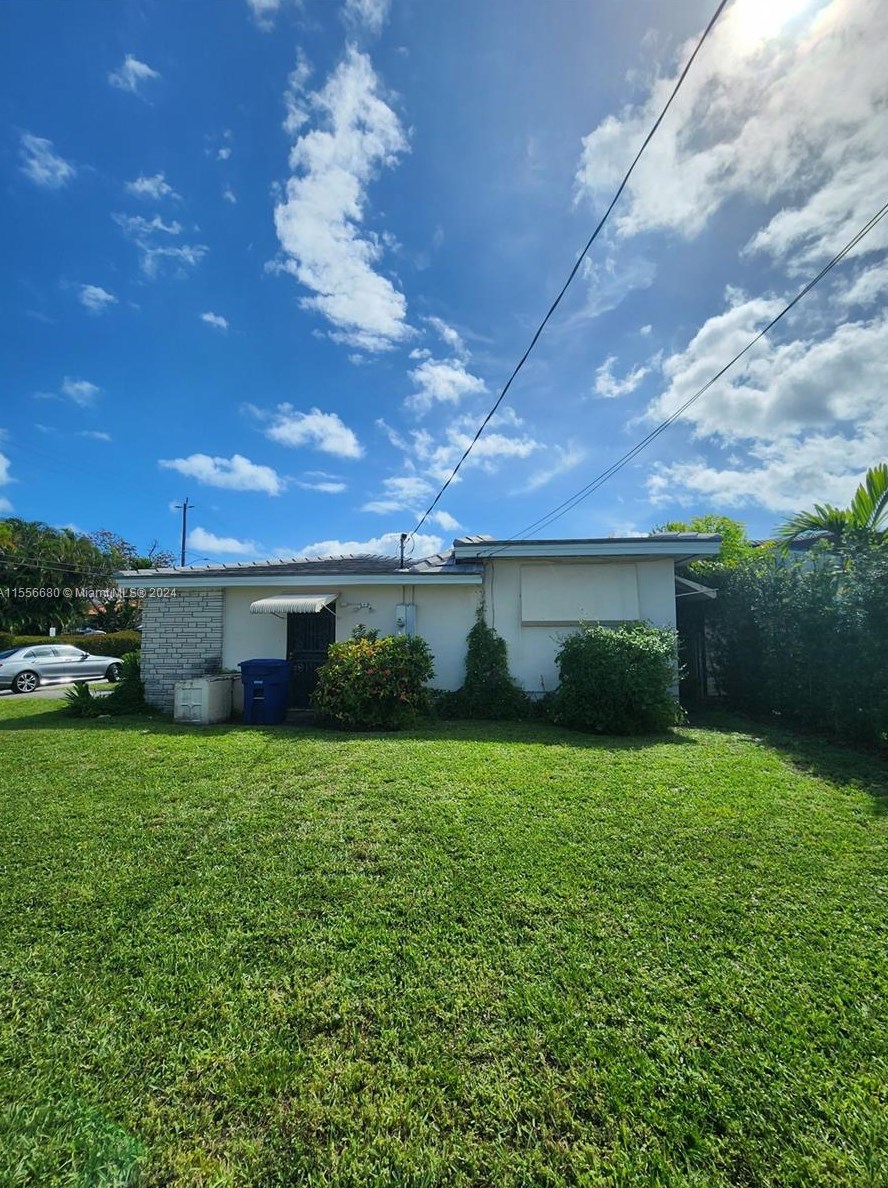 524 94th St, Miami, FL 33138-2848