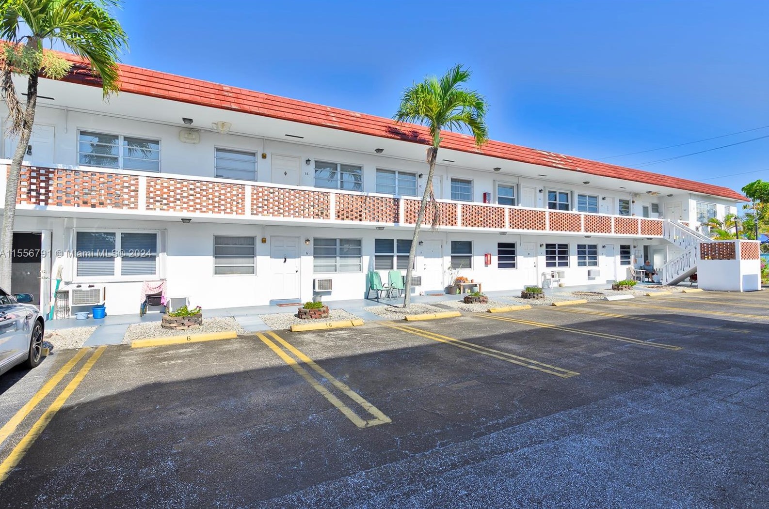 22 3rd Ter, Dania Beach FL  33004-4122 exterior