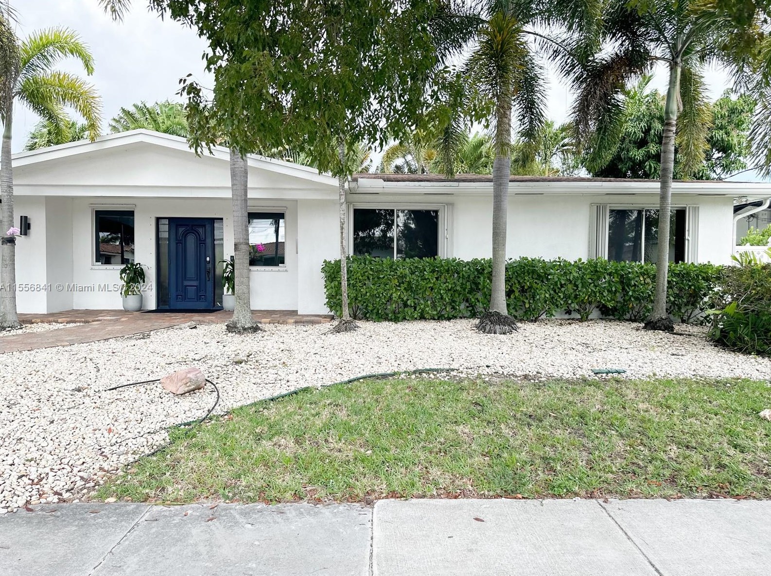 20931 24th Ave, Miami, FL 33180-1066