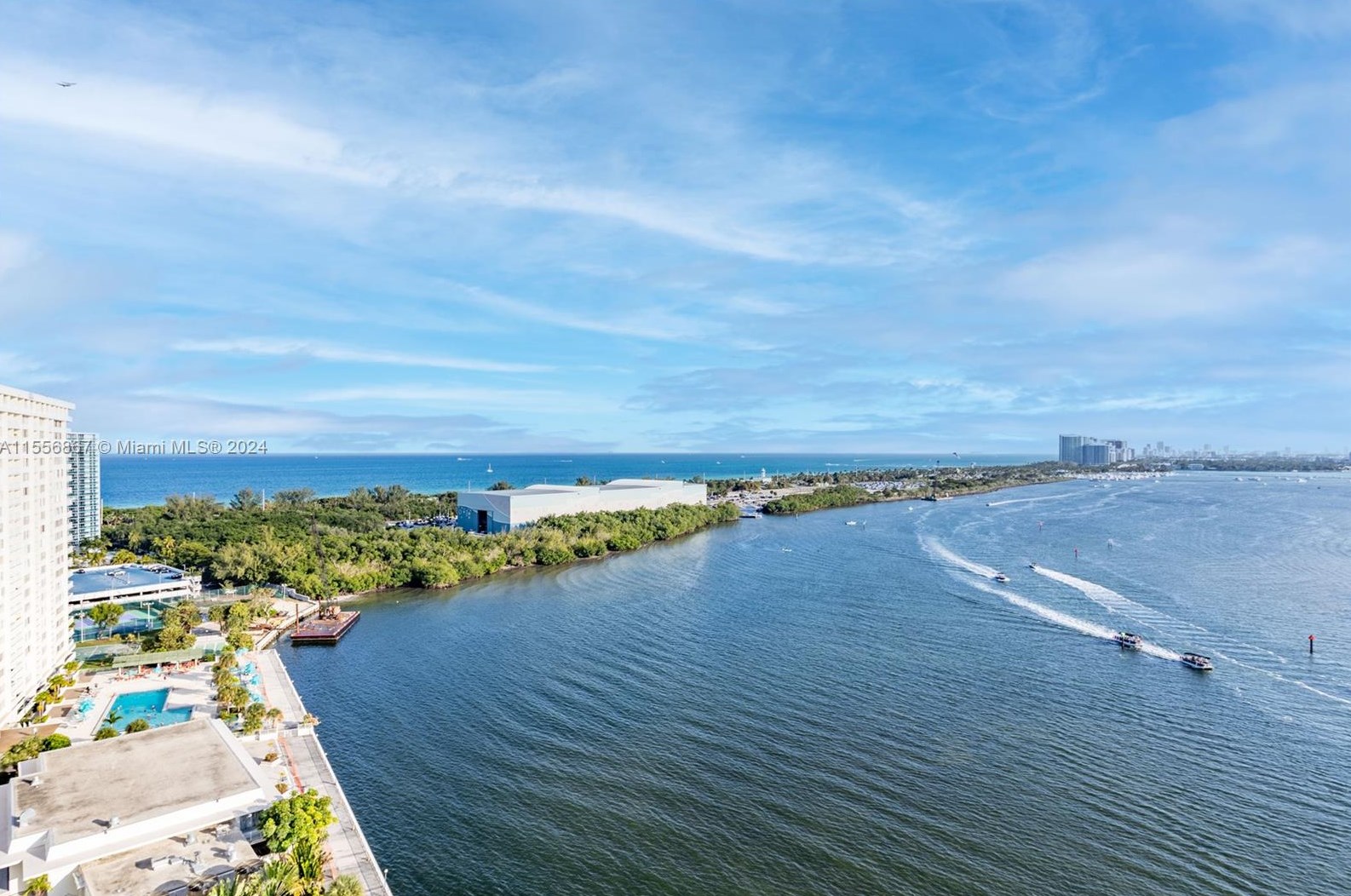 500 Bayview Dr, Miami FL 33160-4710 exterior