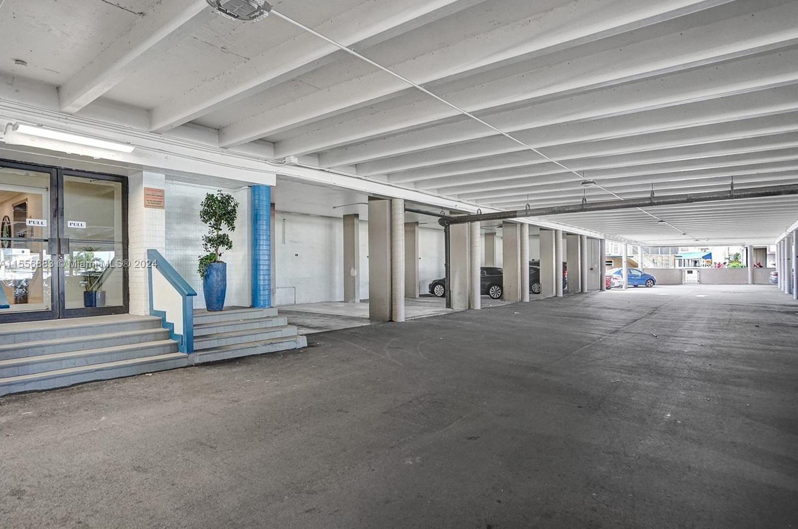 1600 Ocean Dr, Hollywood FL 33019-2447 exterior