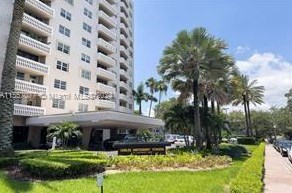 90 Edgewater Dr, Miami FL 33133-6942 exterior