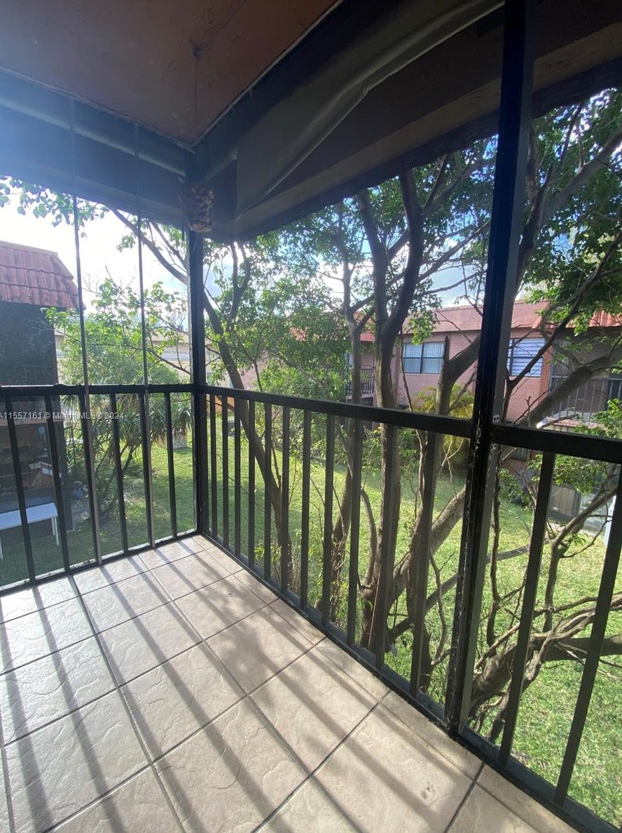 6540 27th Ct, Hialeah FL  33016-2808 exterior