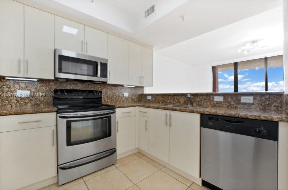 2301 27th Ave, Miami, FL 33145-3671
