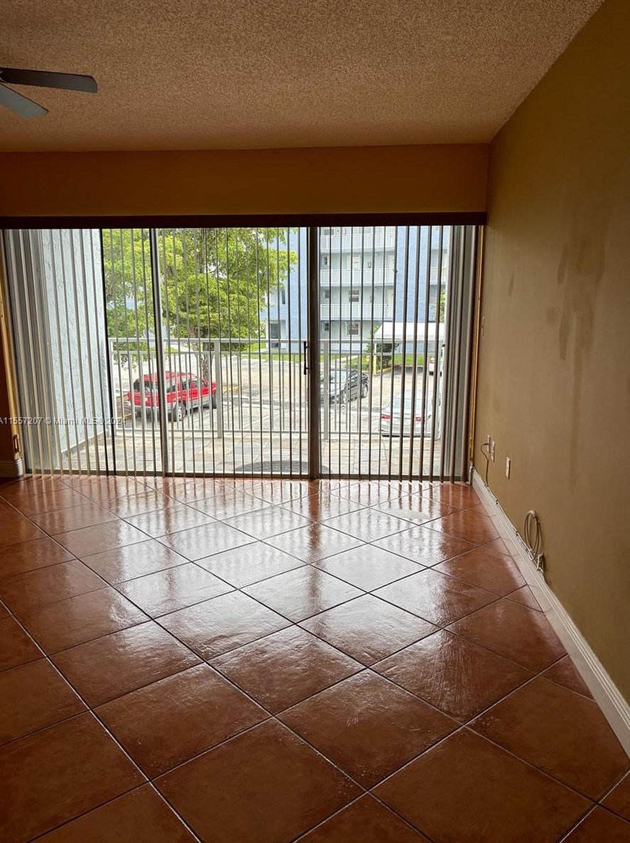 9363 Fontainebleau Blvd Apt H238, Miami, FL 33172