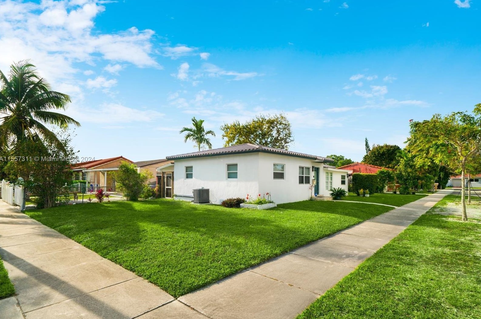 420 51st Ave, Miami, FL 33126-5156