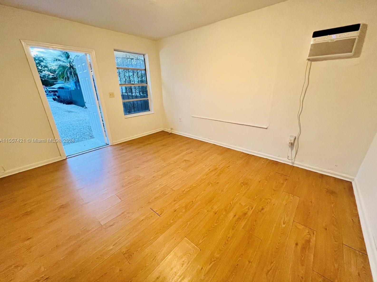 7655 Nw 3rd Ave #b, Miami, FL 33150