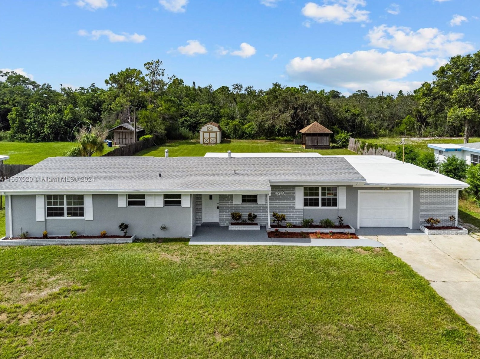 1719 E Recreation Dr, Sebring, FL 33875