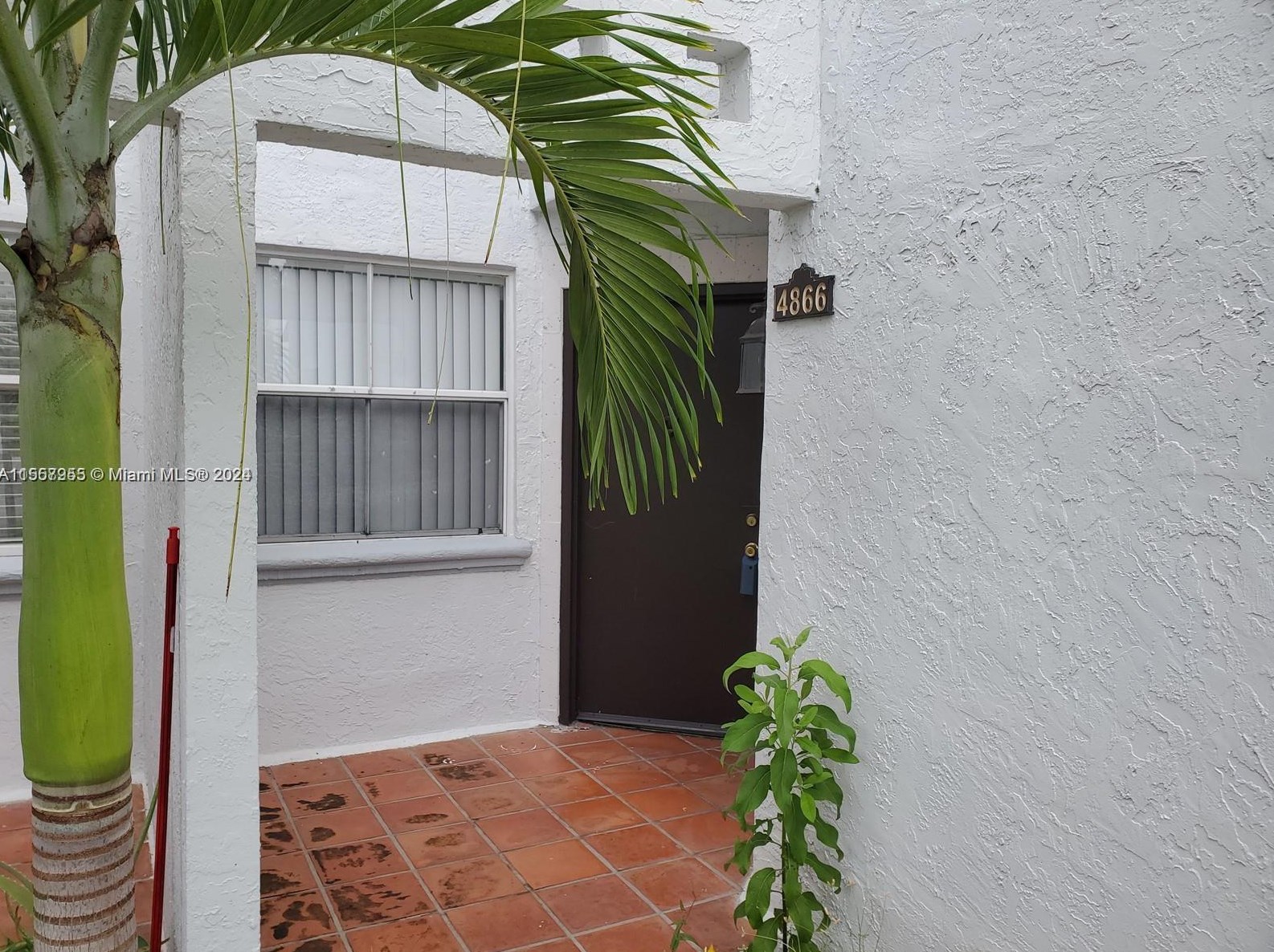4866 97th Ct, Miami, FL 33178-1975
