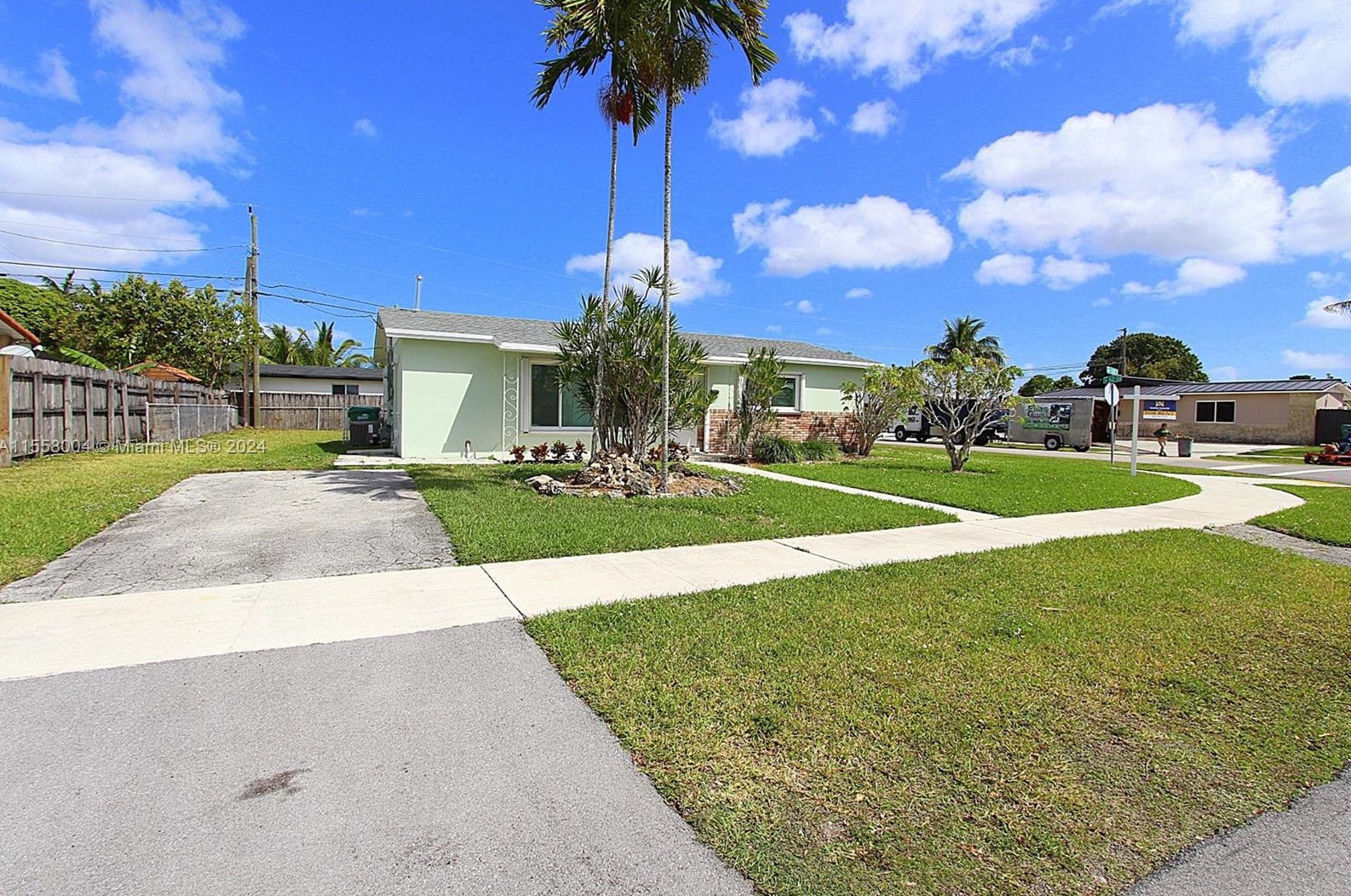6203 108th Pl, Miami, FL 33173-1235