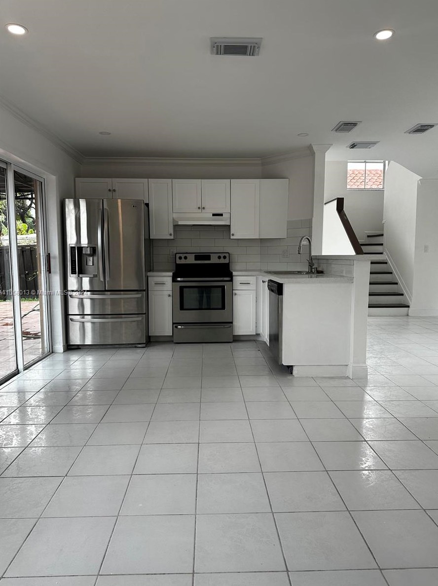8417 1st Ter, Miami, FL 33126-3814