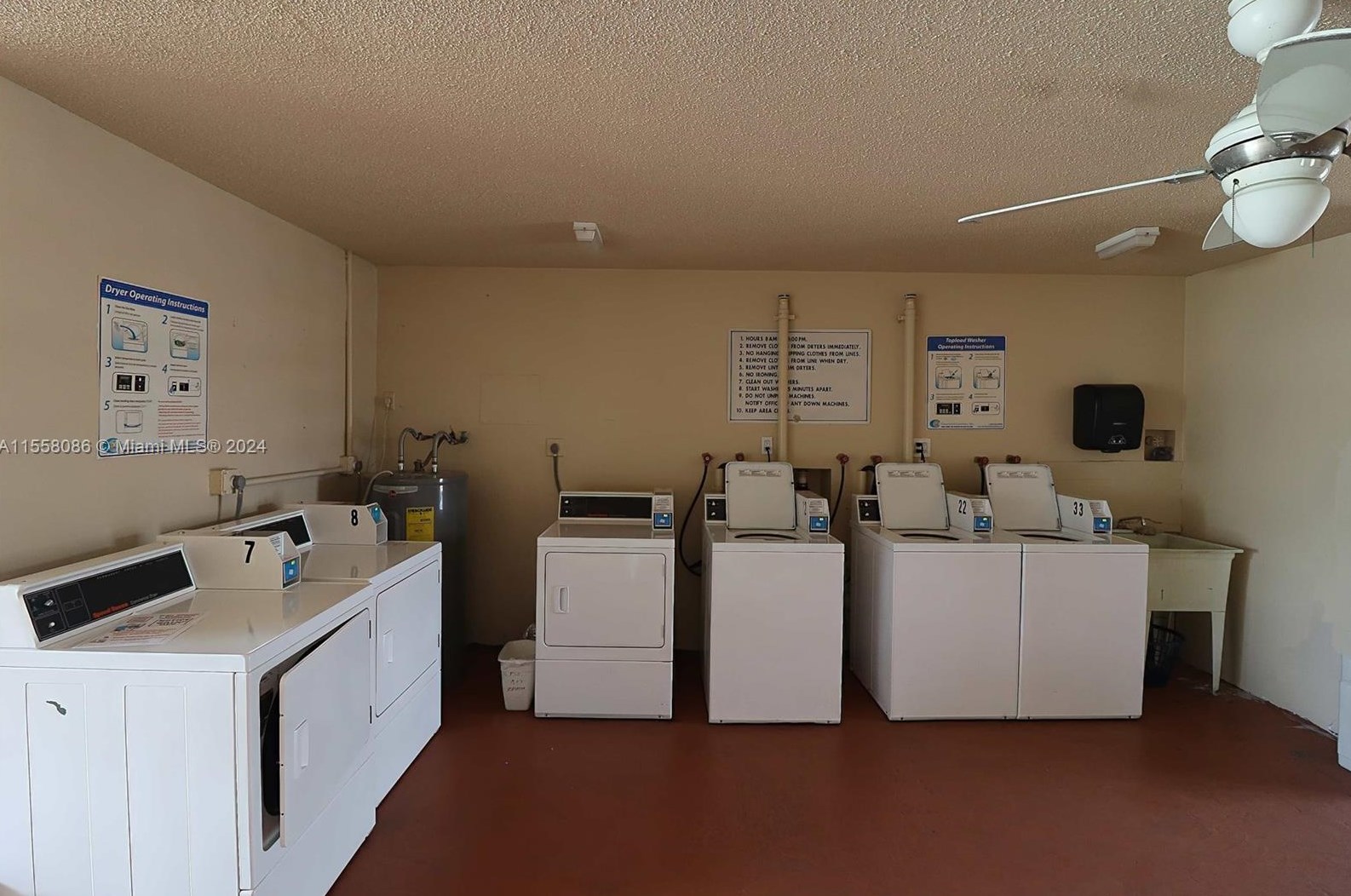 5300 Washington St, Hollywood FL  33021-7750 exterior