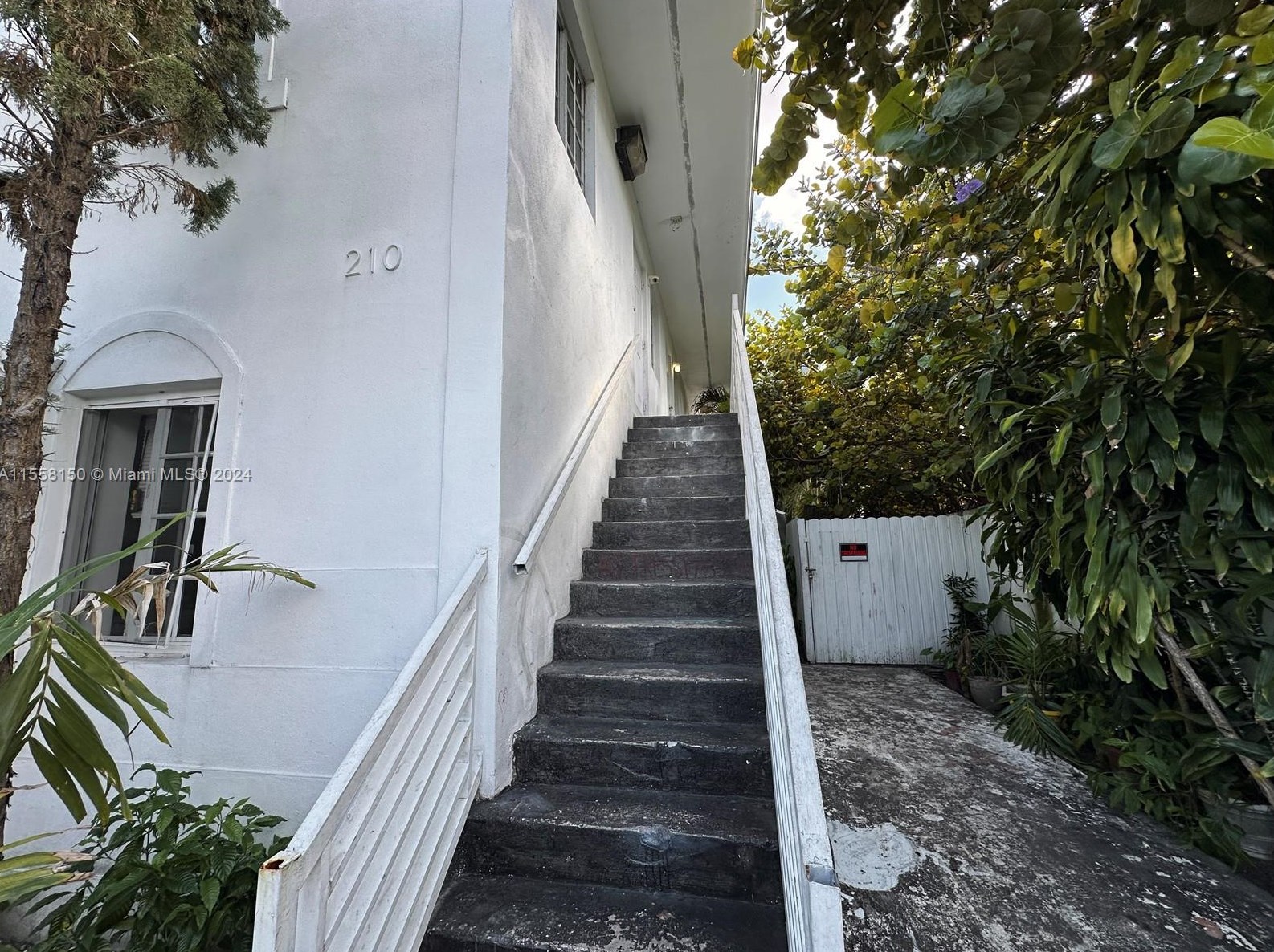 210 Nw 16th St #4, Miami, FL 33136