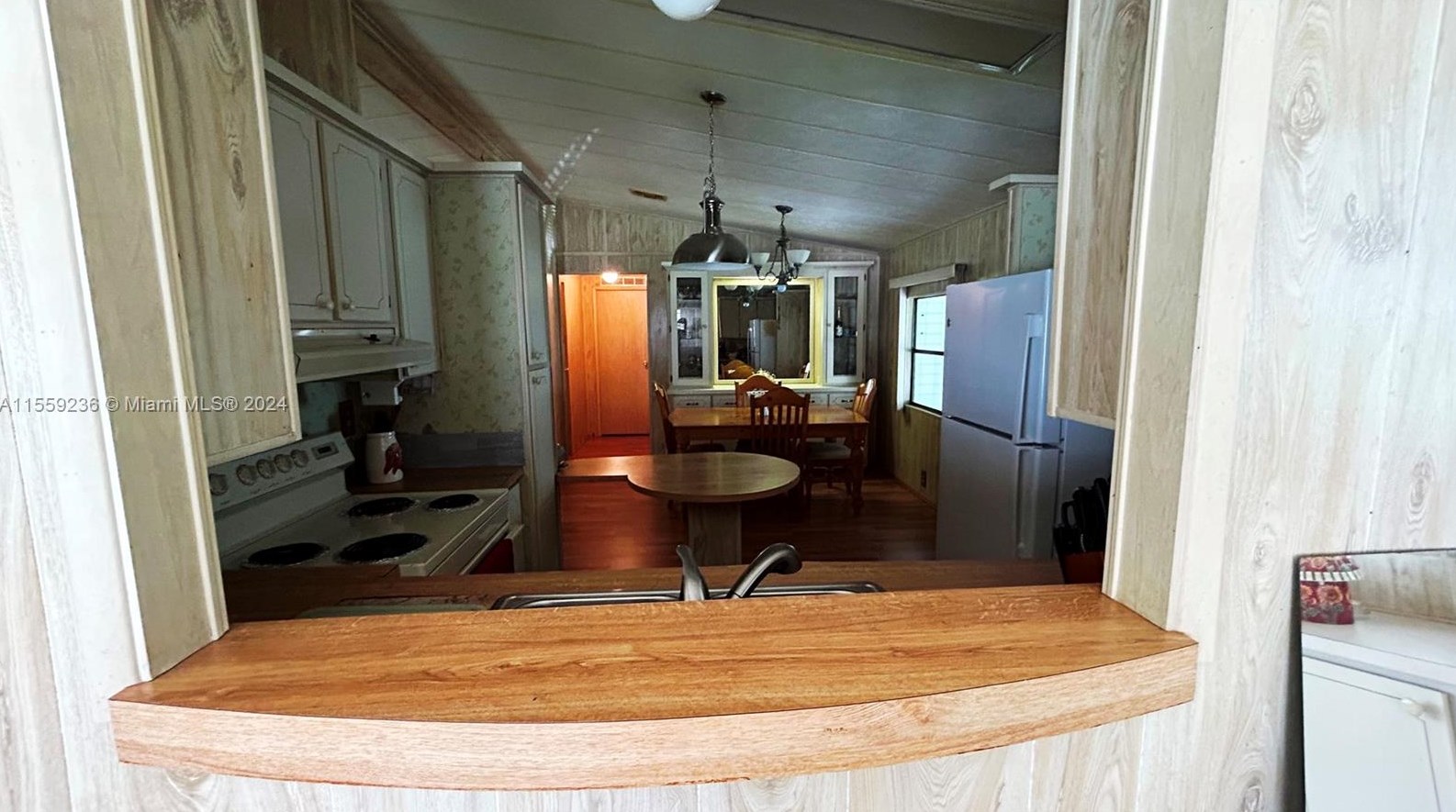 8240 Cinnamon Ct, Fort Pierce FL 34952-3301 exterior