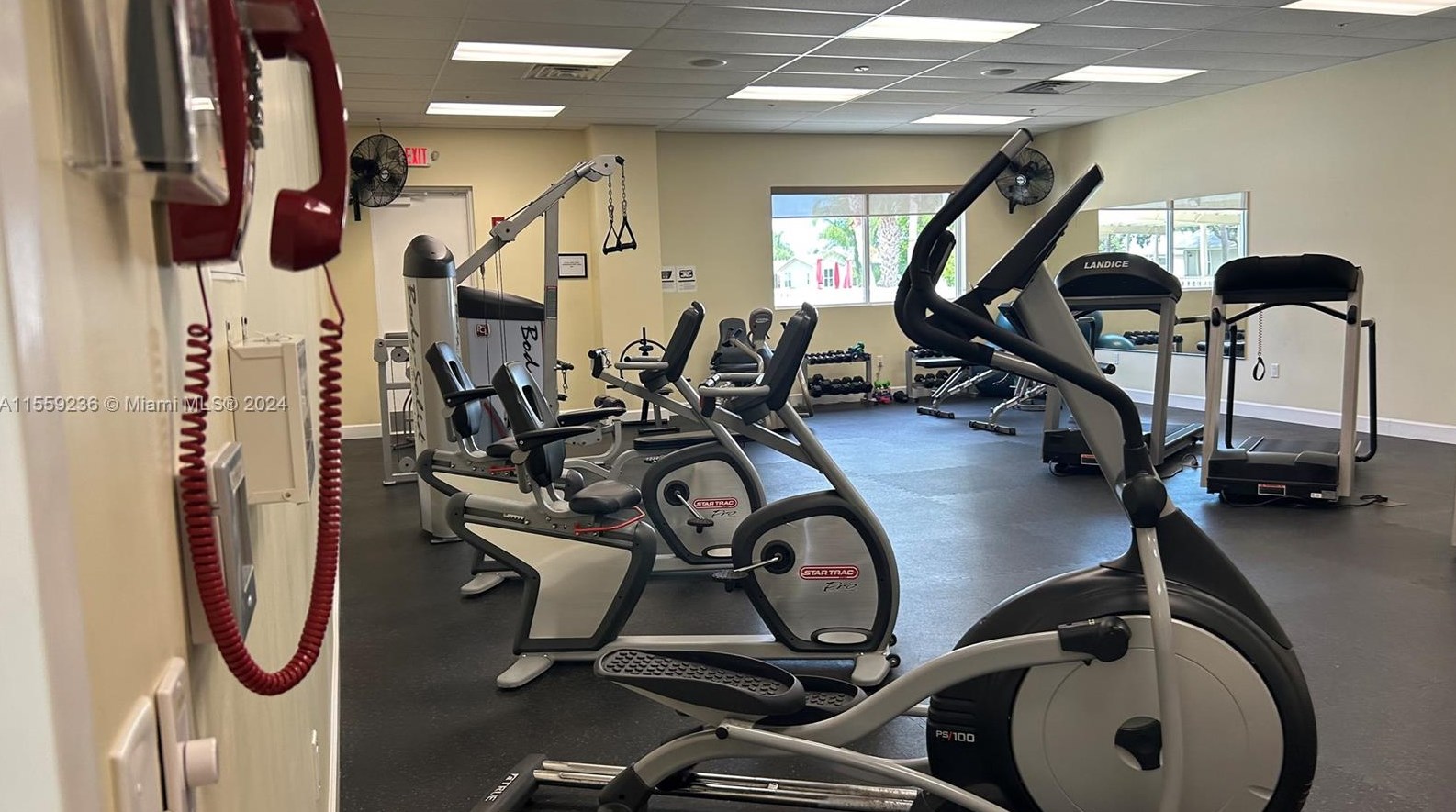 8240 Cinnamon Ct, Fort Pierce FL 34952-3301 exterior