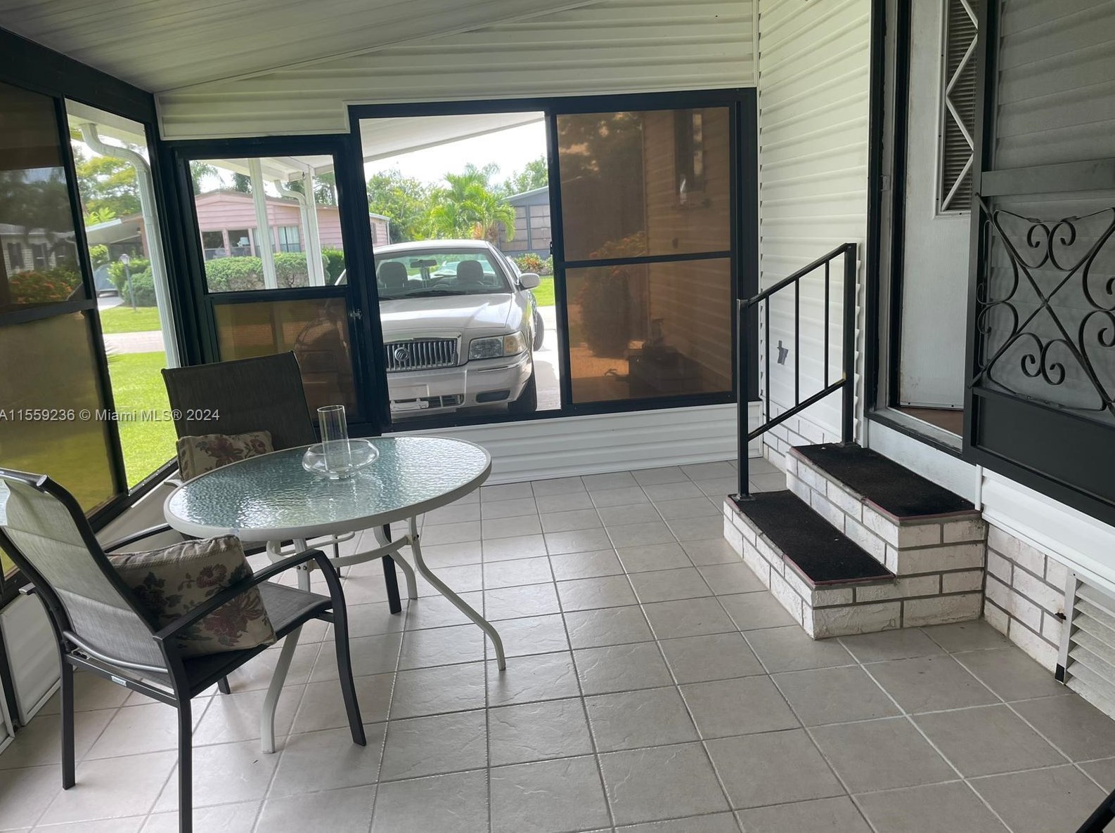 8240 Cinnamon Ct, Fort Pierce FL 34952-3301 exterior