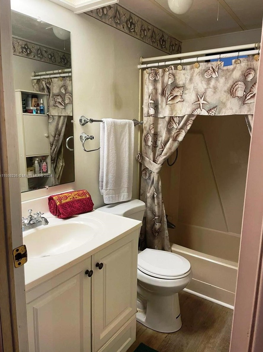 8240 Cinnamon Ct, Fort Pierce FL 34952-3301 exterior