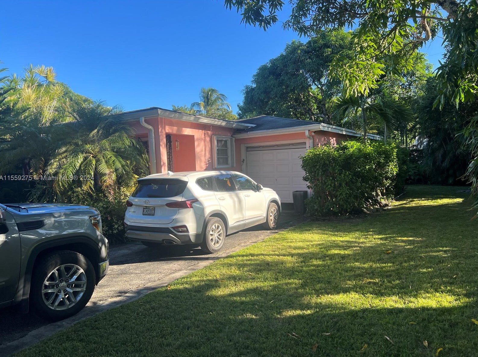 6556 78th Ter, Miami, FL 33143-4641
