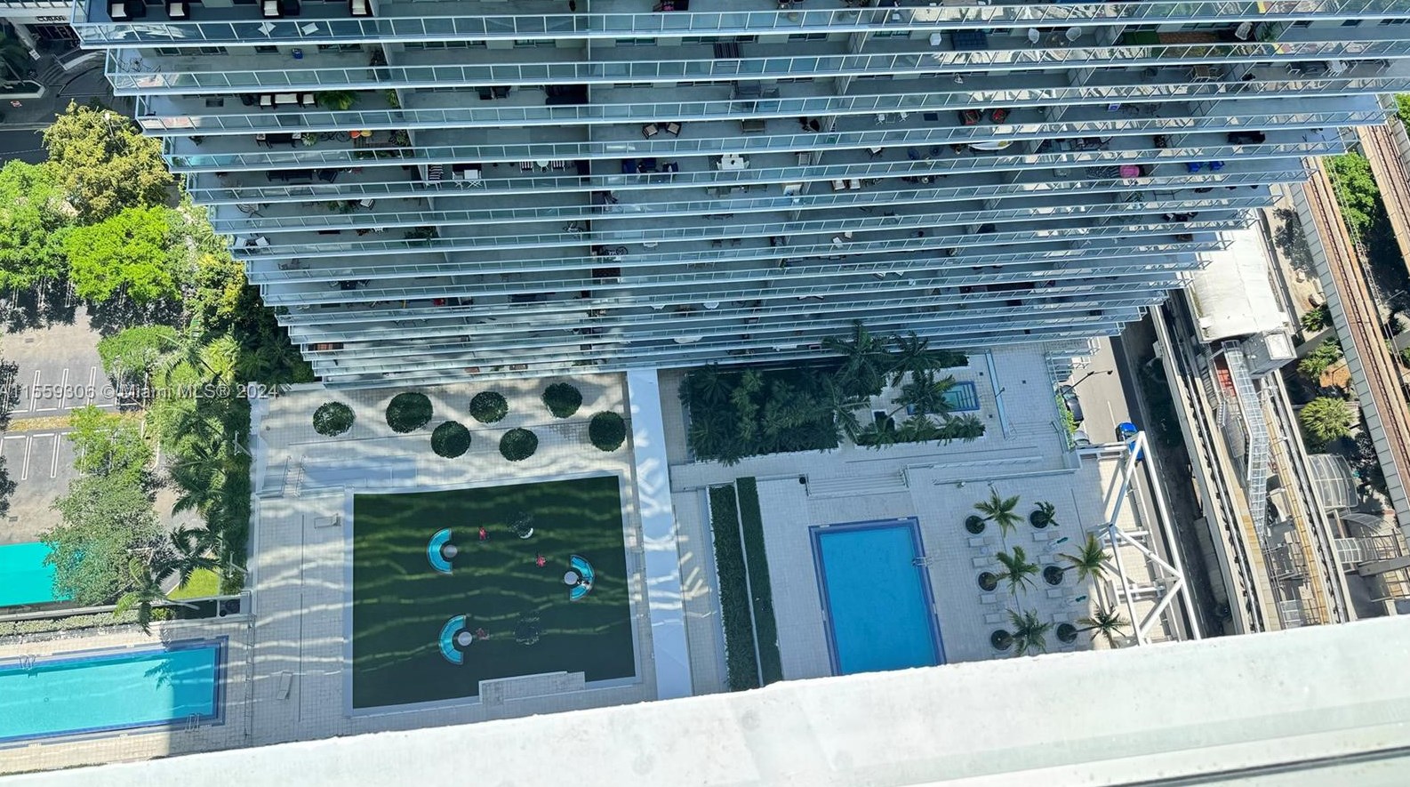 1111 1st Ave, Miami FL  33130-5400 exterior