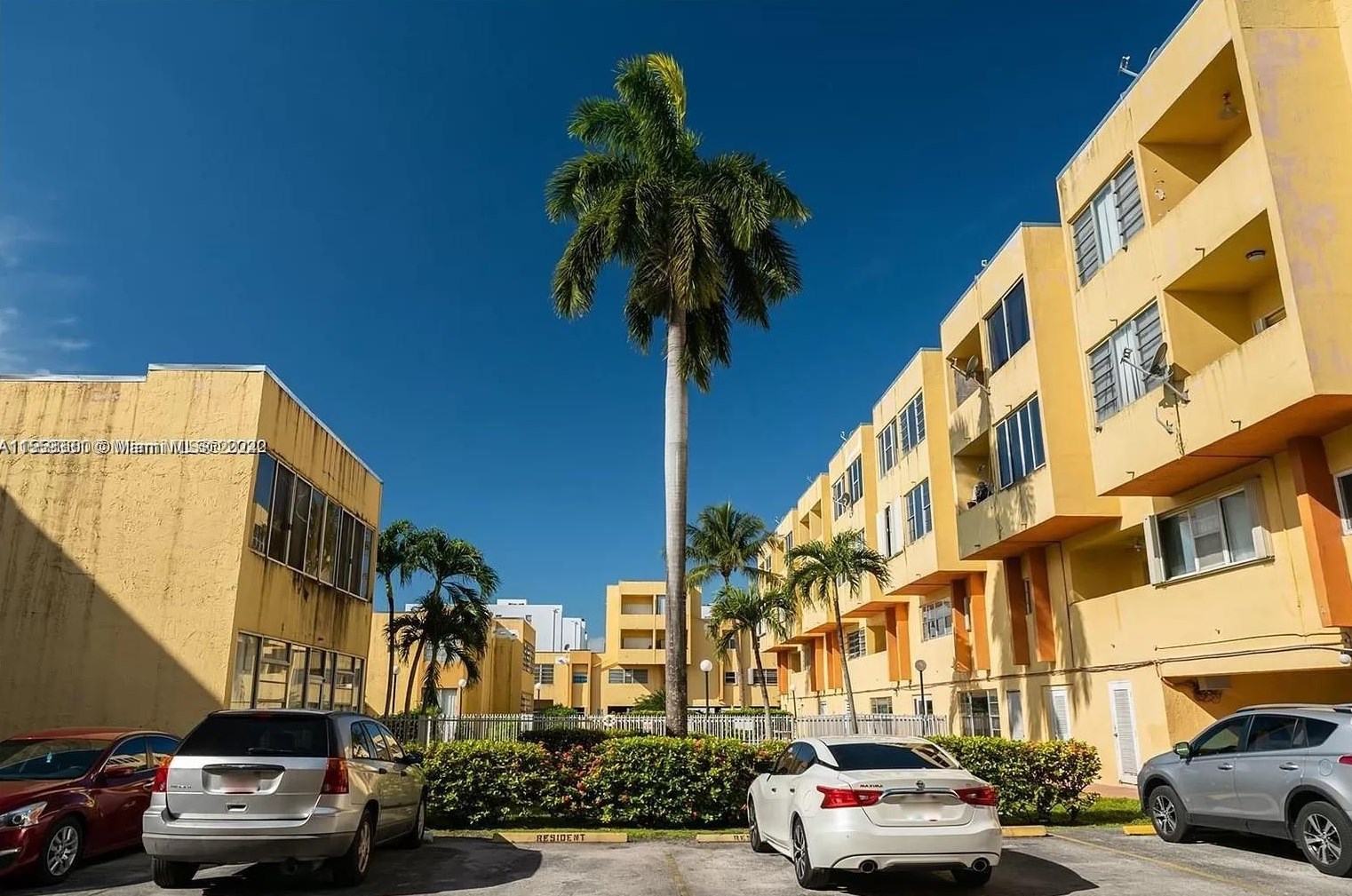 1555 W 44th Pl #221b, Hialeah, FL 33012
