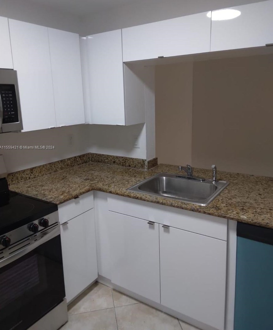 6013 10th Ave, Lake Worth, FL 33463-1615