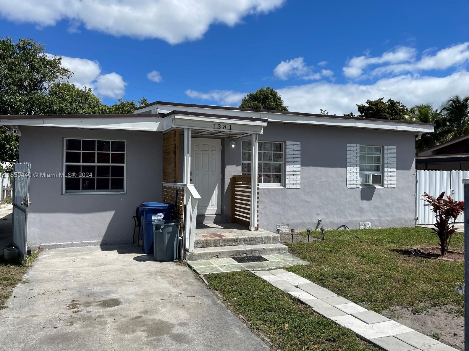 1381 116th Terrace Rd, Miami, FL 33167-3877