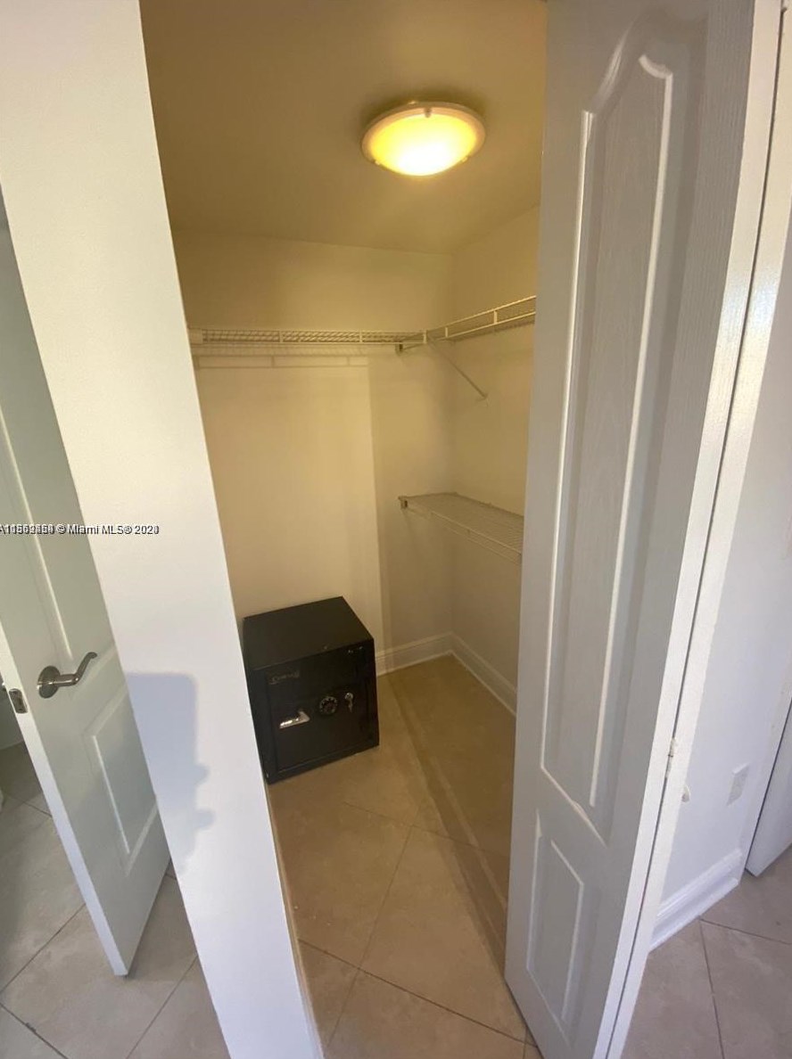 536 114th Ave, Miami FL 33172-3538 exterior