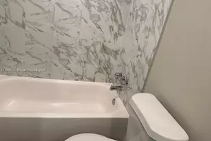 5401 Collins Ave, Miami Beach, FL 33140 - Photo 22