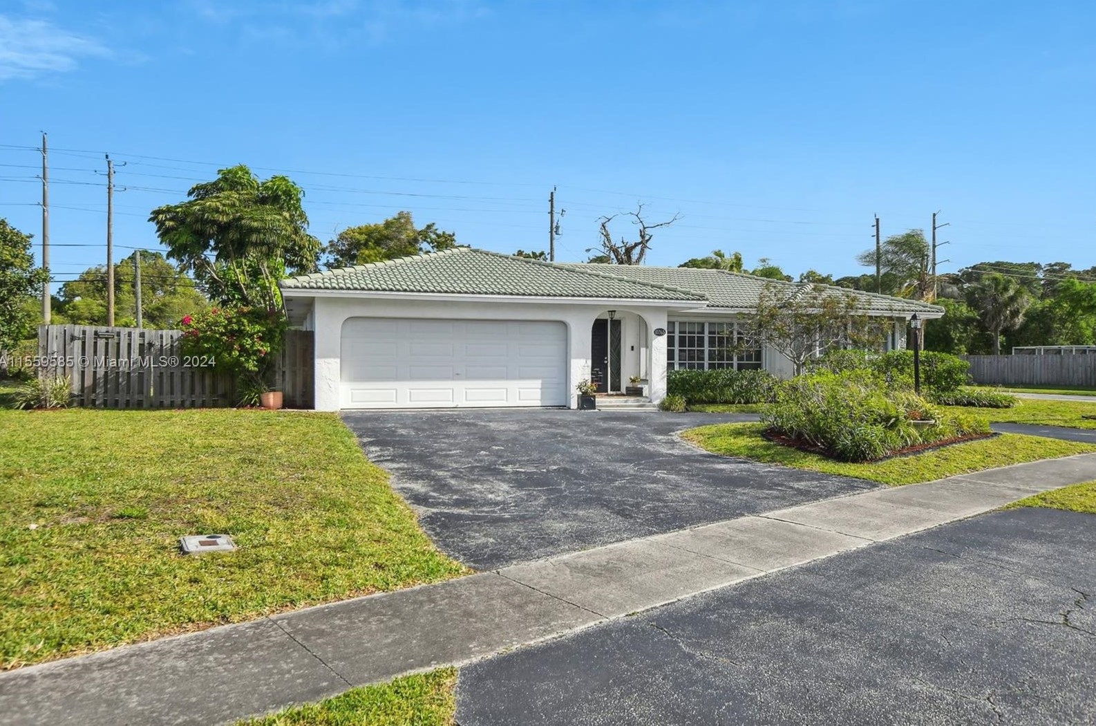10265 Dorchester Dr, Boca Raton, FL 33428-4206