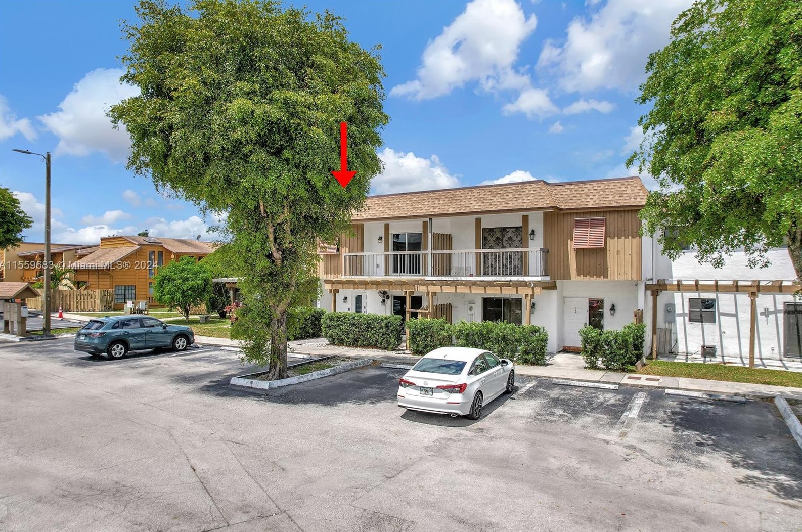6745 Nw 169th St #10f, Hialeah, FL 33015
