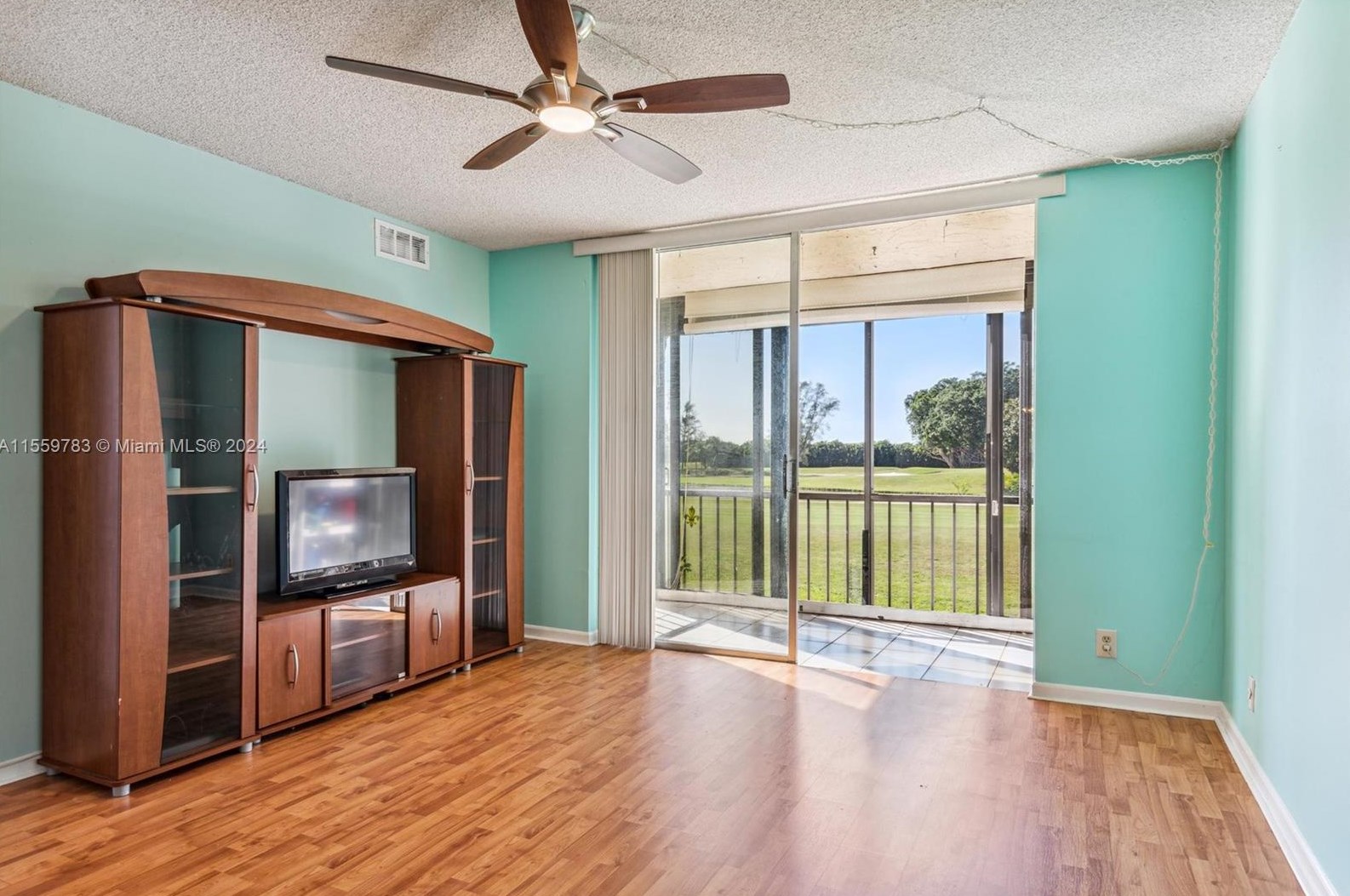 9811 N Hollybrook Lake Dr #208, Hollywood, FL 33025