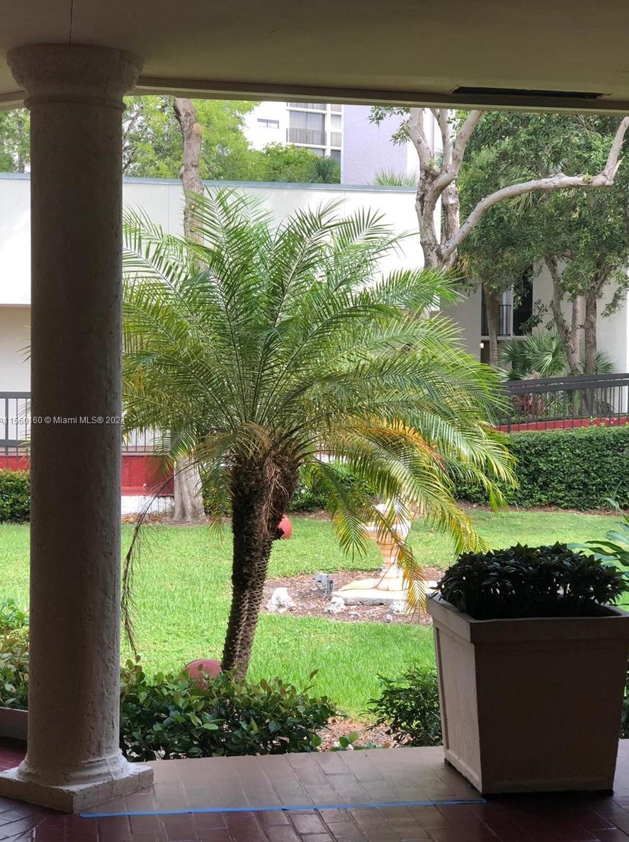 16919 Bay Rd, Miami FL 33160-4253 exterior