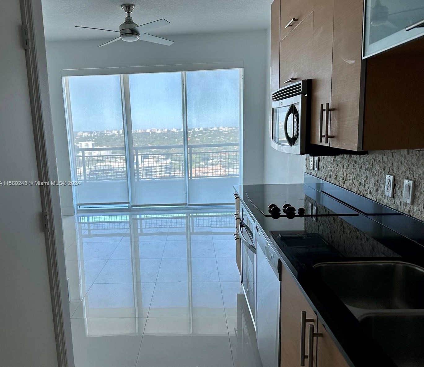 60 Sw 13th St #2213, Miami, FL 33130